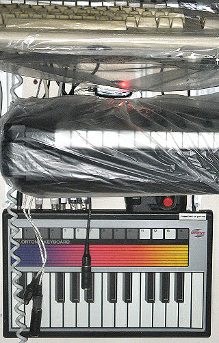 To finish off, the dangling cables patch to the piano. <br /><br />And the old wall, SFX keyboard now replaced: https://fbcdn-sphotos-a-a.akamaihd.net/hphotos-ak-prn1/60900_129428567109084_5572085_n.jpg